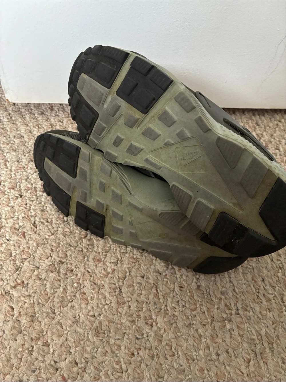 Nike Kids Olive Green and Dark Green Lace-Up Sneakers